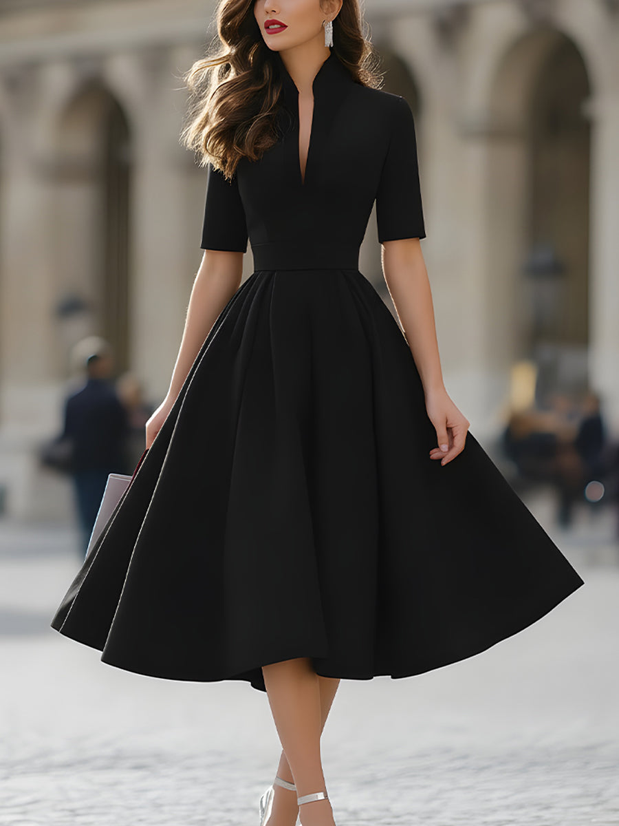 Elegantní midišaty áčkového střihu s výstřihem do V