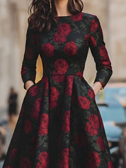 Elegantní midi šaty se vzorem růží v žakáru