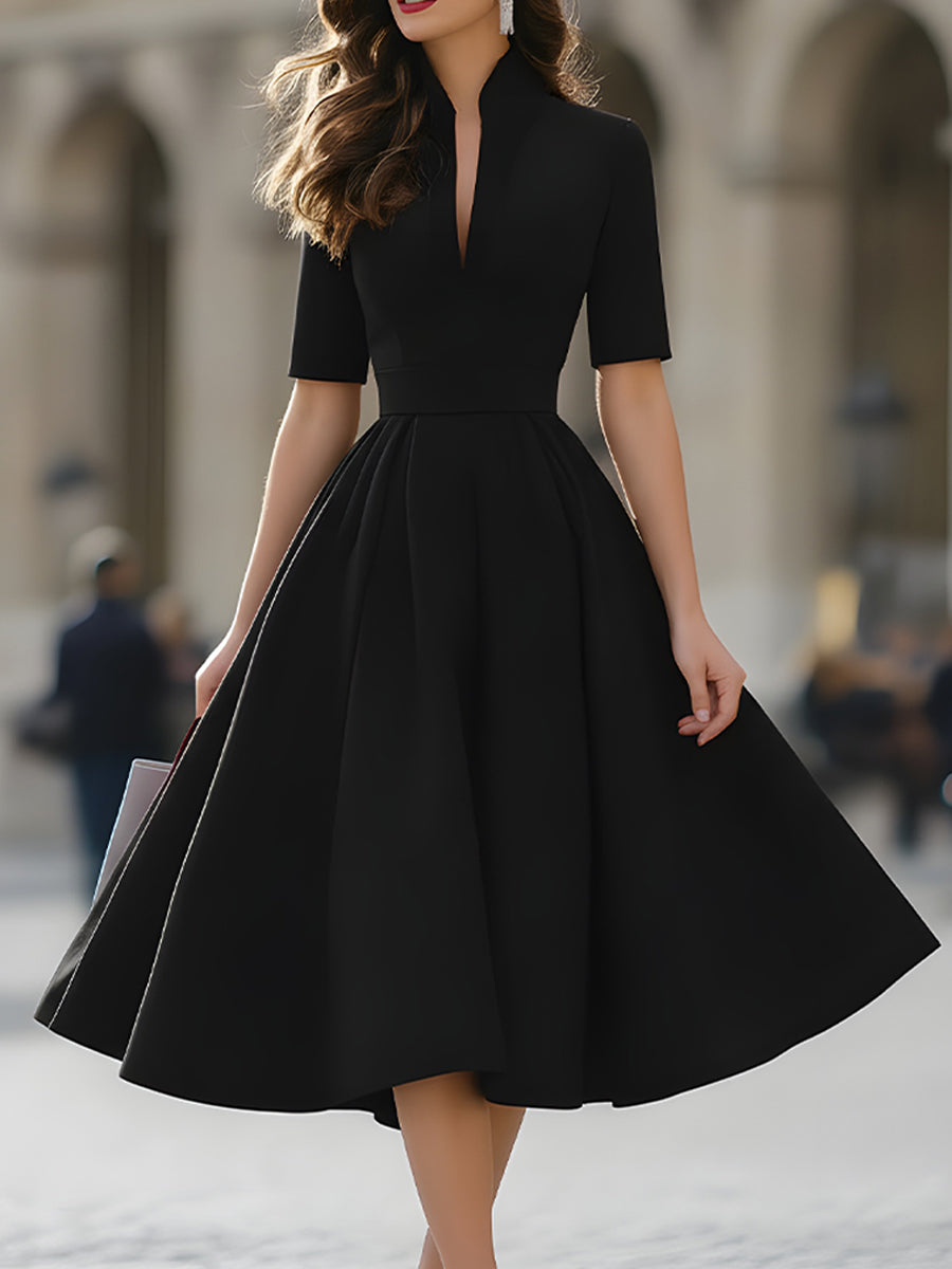 Elegantní midišaty áčkového střihu s výstřihem do V