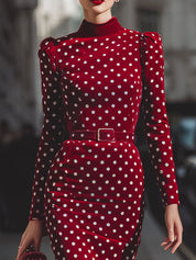 Midi sametové šaty s červenými puntíky ve vintage stylu